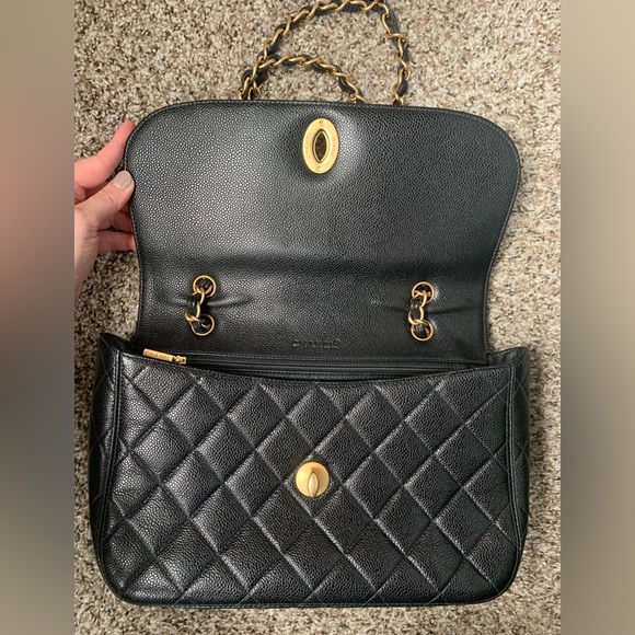 SOLDfirm price- Chanel Vintage Jumbo Caviar Flap - Picture 5 of 17